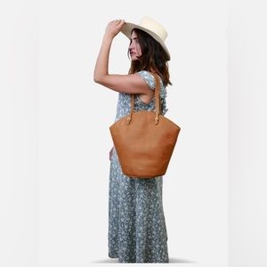 Fount Eloise Tote in Goldenrod. NWT.